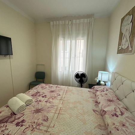 Rooms Nueva Valencia Barcelona Exterior photo