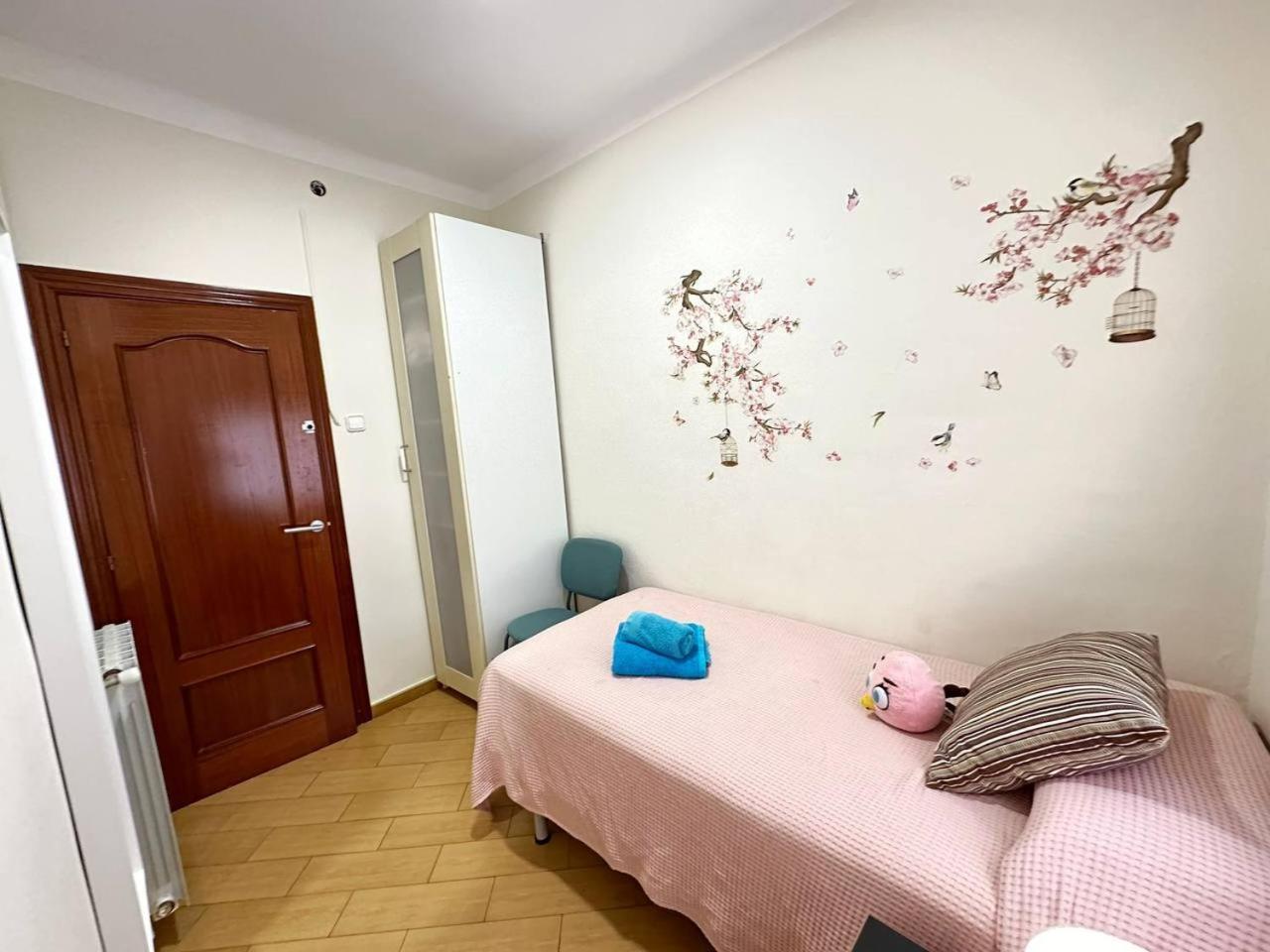 Rooms Nueva Valencia Barcelona Exterior photo